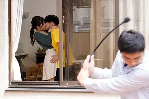 Bố cưới vợ yêu mới nhưng cậu con trai lén hưởng ké sau lưng bố
