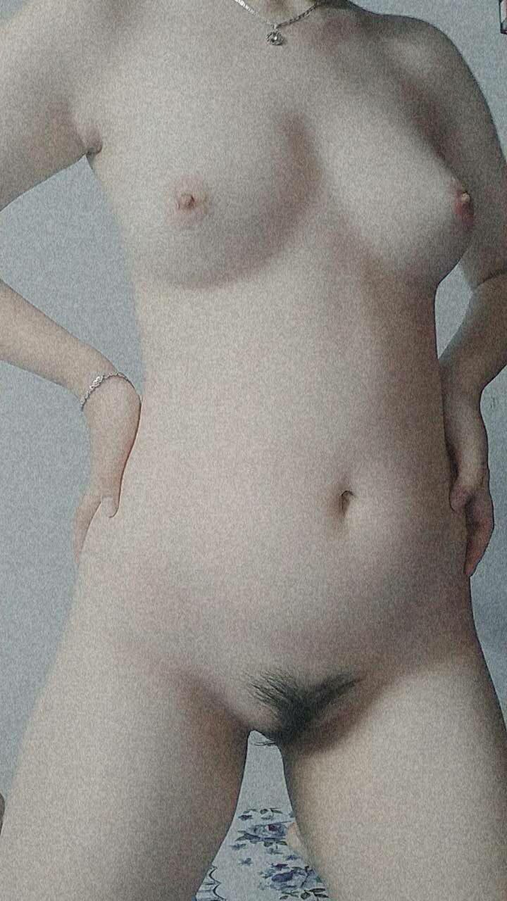 Fuck em người mẫu xe với đôi tất đen và đôi chân dài