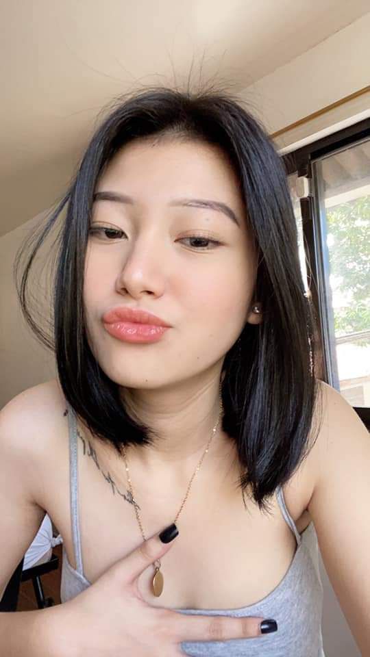 Chiếm ưu thế, cô ấy đưa nó vào hậu môn và xuất tinh kép (Carmela Brown / Mike Flavigny)